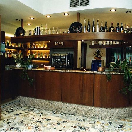 Hôtel Ristorante Primula Bianca à Varzi Extérieur photo