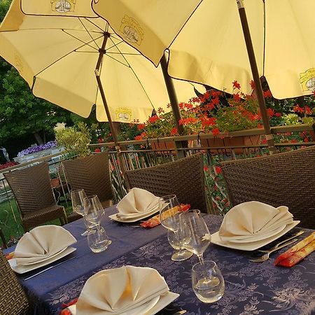 Hôtel Ristorante Primula Bianca à Varzi Extérieur photo