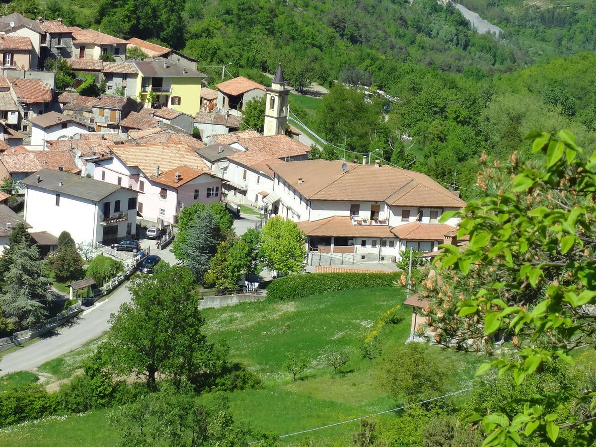 Hôtel Ristorante Primula Bianca à Varzi Extérieur photo