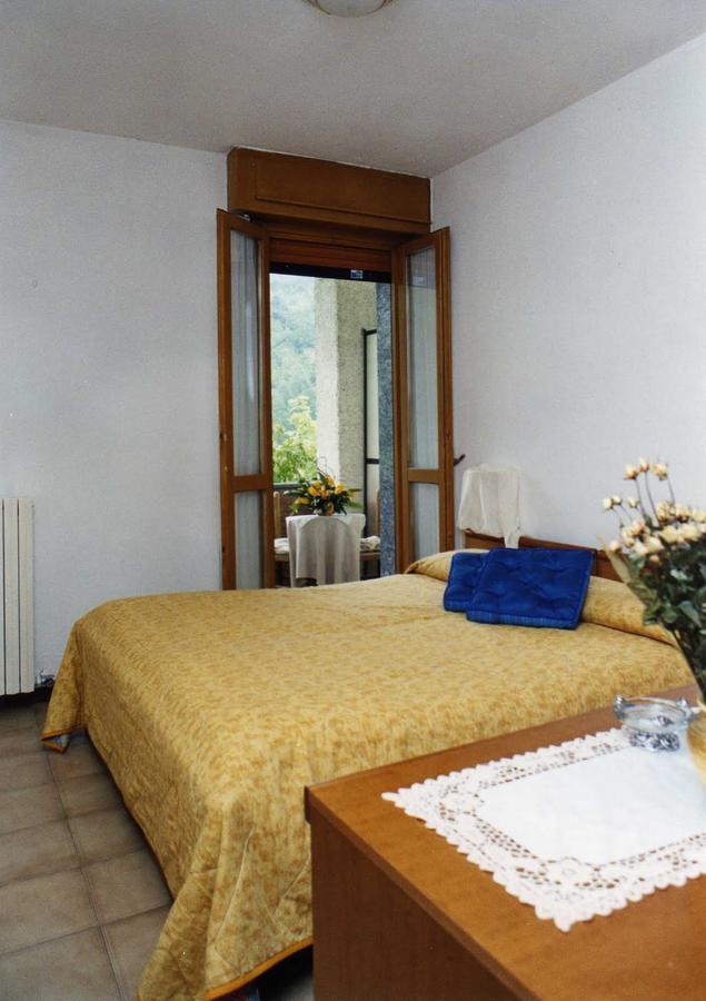 Hôtel Ristorante Primula Bianca à Varzi Extérieur photo