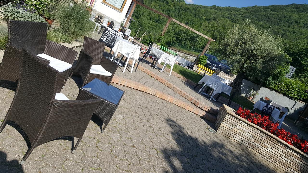 Hôtel Ristorante Primula Bianca à Varzi Extérieur photo