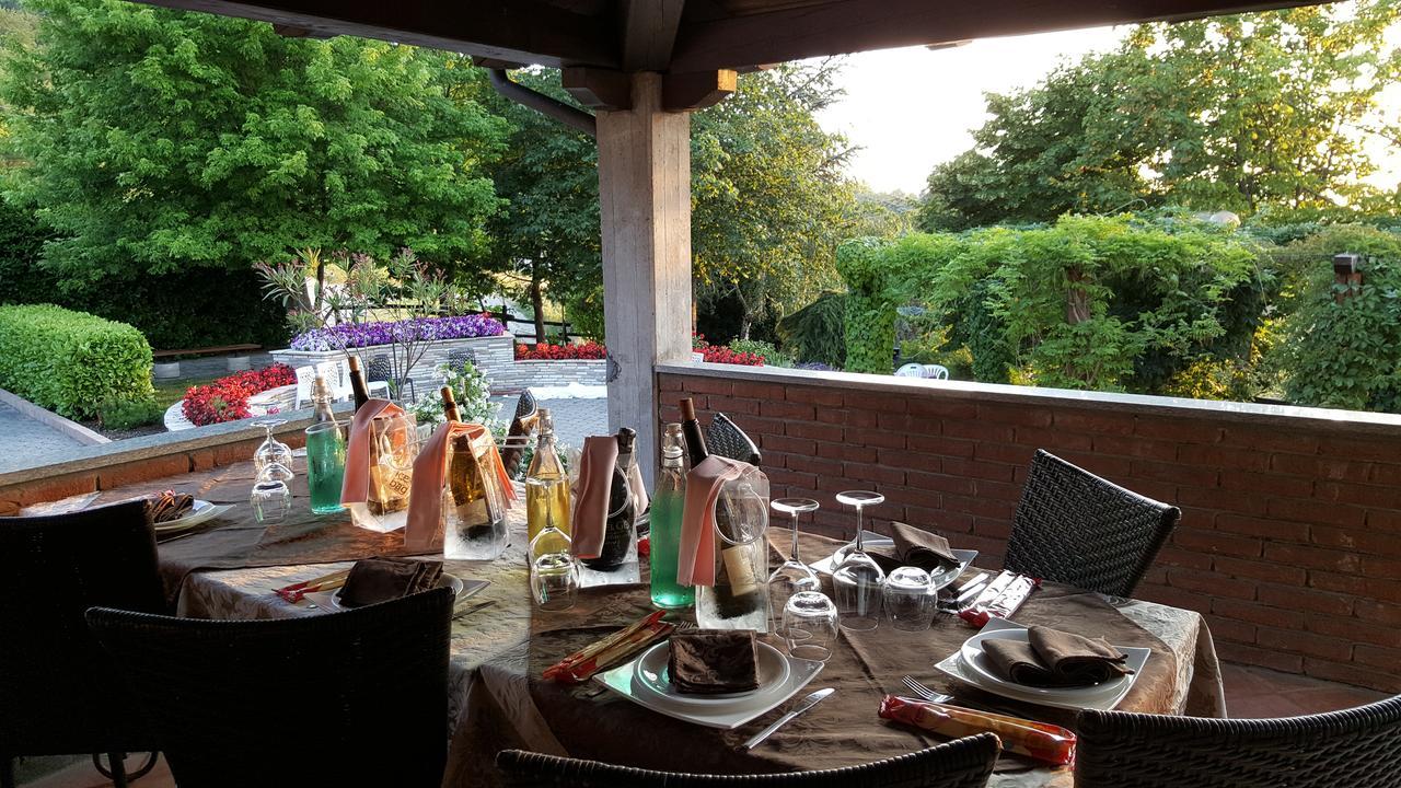 Hôtel Ristorante Primula Bianca à Varzi Extérieur photo